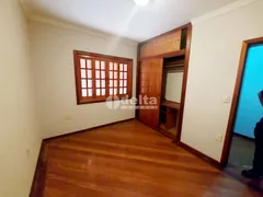 Casa com 4 Quartos à venda, 242m² no Umuarama, Uberlândia - Foto 10