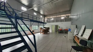 Galpão / Depósito / Armazém para alugar, 240m² no Residencial São Paulo, Jacareí - Foto 10