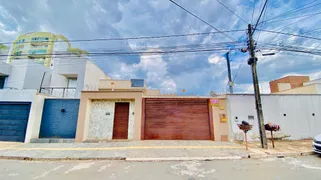 Casa com 4 Quartos à venda, 235m² no Goiania 2, Goiânia - Foto 2