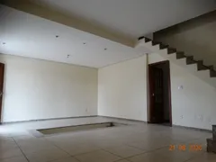 Casa com 5 Quartos à venda, 238m² no Fonte Grande, Contagem - Foto 4