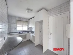 Apartamento com 2 Quartos para alugar, 360m² no Centro, Florianópolis - Foto 7