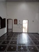 Casa com 3 Quartos para alugar, 190m² no Vila Martinez, Jacareí - Foto 2