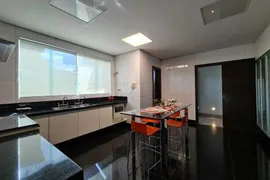 Casa com 4 Quartos para alugar, 385m² no Castelo, Belo Horizonte - Foto 22