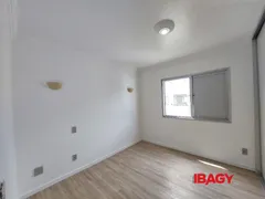 Apartamento com 2 Quartos para alugar, 360m² no Centro, Florianópolis - Foto 18