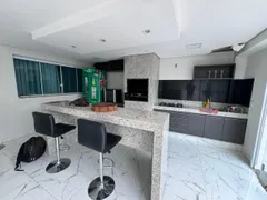 Casa com 4 Quartos à venda, 320m² no Brasil, Uberlândia - Foto 4