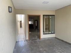 Casa com 3 Quartos à venda, 145m² no Parque das Flores, Goiânia - Foto 3