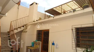 Casa com 6 Quartos à venda, 203m² no Santa Maria Goretti, Porto Alegre - Foto 17