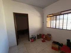 Casa com 2 Quartos para alugar, 100m² no Parque Residencial Joaquim Toledo Piza, Londrina - Foto 6