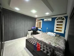 Sobrado com 4 Quartos à venda, 240m² no Santo Antônio, Joinville - Foto 9