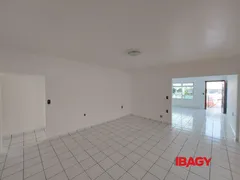 Conjunto Comercial / Sala para alugar, 255m² no Estreito, Florianópolis - Foto 6