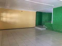 com 3 Quartos para alugar, 1000m² no Maraponga, Fortaleza - Foto 4