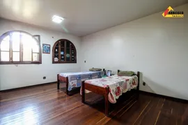 Casa com 6 Quartos à venda, 250m² no Centro, Divinópolis - Foto 13