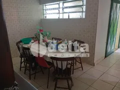 Casa com 3 Quartos à venda, 169m² no Martins, Uberlândia - Foto 2