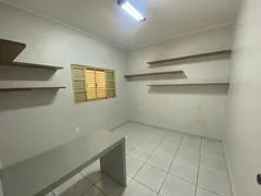Casa com 5 Quartos para alugar, 230m² no Nossa Senhora Aparecida, Uberlândia - Foto 8