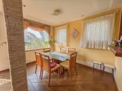 Casa com 3 Quartos à venda, 250m² no Mosela, Petrópolis - Foto 2