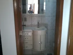 Apartamento com 2 Quartos para alugar, 50m² no Jardim Vinte e Cinco de Agosto, Duque de Caxias - Foto 1