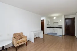 Apartamento com 1 Quarto para alugar, 62m² no Centro, Curitiba - Foto 2