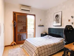 Casa de Condomínio com 4 Quartos à venda, 350m² no Granja Viana, Carapicuíba - Foto 32