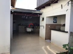 Casa com 3 Quartos à venda, 220m² no Gravatás, Uberlândia - Foto 14