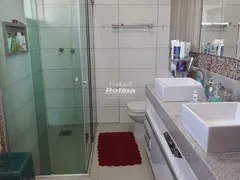 Casa com 5 Quartos à venda, 261m² no Santa Mônica, Uberlândia - Foto 12