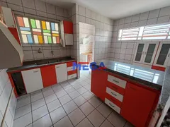 Casa com 3 Quartos para alugar, 204m² no Joaquim Tavora, Fortaleza - Foto 9