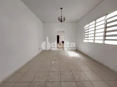 Casa com 2 Quartos à venda, 200m² no Centro, Uberlândia - Foto 6