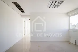 Conjunto Comercial / Sala para alugar, 200m² no Santa Cecília, Porto Alegre - Foto 2