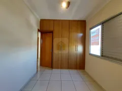 Apartamento com 3 Quartos para alugar, 70m² no Presidente Roosevelt, Uberlândia - Foto 17