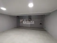 Casa com 2 Quartos à venda, 132m² no Santa Mônica, Uberlândia - Foto 16