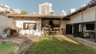 Casa com 3 Quartos à venda, 360m² no Boa Vista, Porto Alegre - Foto 42