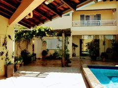 Casa com 3 Quartos à venda, 278m² no Caravelle, Londrina - Foto 2