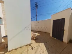 Casa com 3 Quartos para alugar, 180m² no Parque Residencial Comendador Mancor Daud, São José do Rio Preto - Foto 3