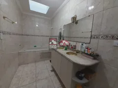 Casa com 4 Quartos para alugar, 371m² no Vila Zezé, Jacareí - Foto 27