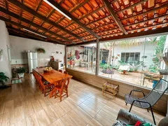 Casa com 2 Quartos à venda, 261m² no Centro, Araguari - Foto 8