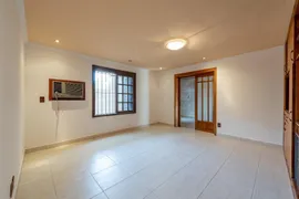 Casa com 3 Quartos à venda, 338m² no Santa Maria Goretti, Porto Alegre - Foto 14