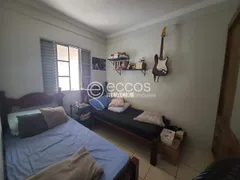 Casa com 3 Quartos à venda, 105m² no Jardim Holanda, Uberlândia - Foto 10