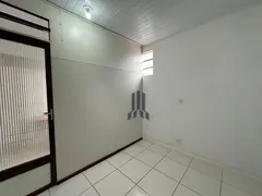 Casa com 1 Quarto para alugar, 28m² no Novo Mundo, Curitiba - Foto 4