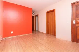 Apartamento com 2 Quartos à venda, 57m² no Mont' Serrat, Porto Alegre - Foto 2