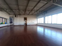 Conjunto Comercial / Sala para alugar, 340m² no Nossa Senhora Aparecida, Uberlândia - Foto 5