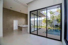 Casa de Condomínio com 4 Quartos à venda, 220m² no Alphaville, Uberlândia - Foto 2