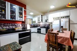 Casa com 6 Quartos à venda, 250m² no Centro, Divinópolis - Foto 4