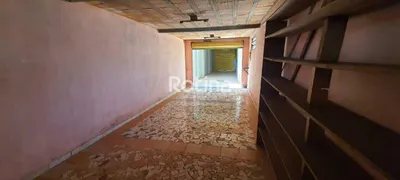 Casa com 3 Quartos à venda, 233m² no Segismundo Pereira, Uberlândia - Foto 10