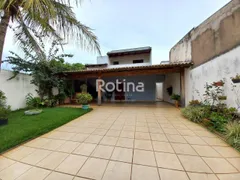 Casa com 3 Quartos à venda, 200m² no Marta Helena, Uberlândia - Foto 1