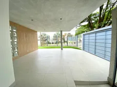 Casa com 3 Quartos à venda, 220m² no Zona 05, Maringá - Foto 1