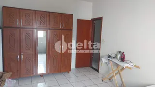 Casa com 3 Quartos à venda, 147m² no Planalto, Uberlândia - Foto 11