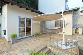Casa com 3 Quartos à venda, 246m² no Cavalhada, Porto Alegre - Foto 28