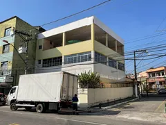 Galpão / Depósito / Armazém com 8 Quartos para alugar, 250m² no Patronato, São Gonçalo - Foto 2