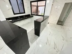 Casa com 3 Quartos à venda, 180m² no Santa Amélia, Belo Horizonte - Foto 2