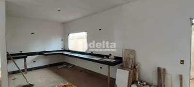 Casa com 3 Quartos à venda, 170m² no Santa Mônica, Uberlândia - Foto 5