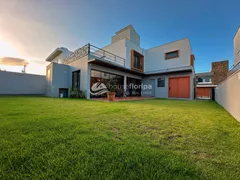 Casa de Condomínio com 3 Quartos à venda, 239m² no Campeche, Florianópolis - Foto 1